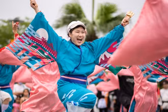 Múa Yosakoi. (Ảnh: Trung tâm Giao lưu Văn hóa Nhật Bản)