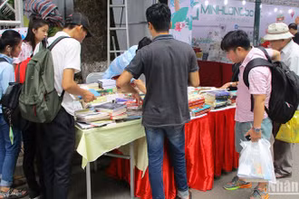 Ngày càng có thêm nhiều hoạt động đưa sách đến gần hơn với công chúng. 