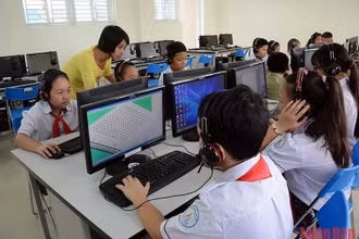 Một tiết học Tin học. (Ảnh minh hoạ: DUY LINH)