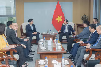 Bộ trưởng Bùi Thanh Sơn tiếp Chủ tịch Hội giao lưu kinh tế, văn hóa Hàn Quốc - Việt Nam (KOVECA) Kwon Sung Taek.