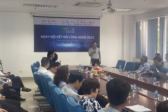 Ông Nguyễn Đức Long, Giám đốc Trung tâm ươm tạo và đào tạo công nghệ cao phát biểu tại sự kiện.