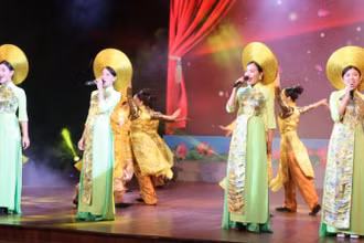 Một tiết mục nghệ thuật biểu diễn tại Lễ bế mạc Liên hoan. (Ảnh: Cục Nghệ thuật biểu diễn)