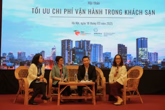 Các diễn giả chia sẻ tại hội thảo. 