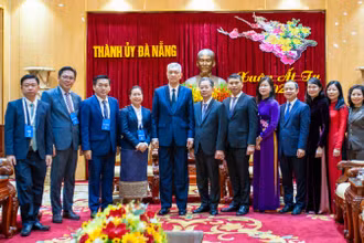Đoàn công tác thủ đô Vientiane (Lào).