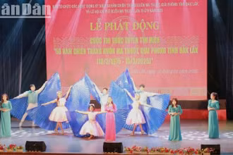 Văn nghệ chào mừng Lễ phát động Cuộc thi trực tuyến tìm hiểu “50 năm Chiến thắng Buôn Ma Thuột, giải phóng tỉnh Đắk Lắk (10/3/1975-10/3/2025)”.