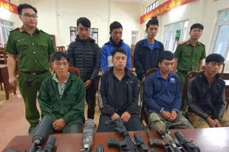 Các đối tượng tại cơ quan Công an.