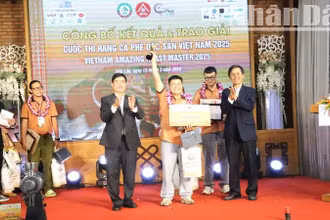 Thí sinh Tạ Tuấn Anh đến từ Thành phố Hồ Chí Minh đạt 338,6/400 điểm, đạt giải Nhất cuộc thi.