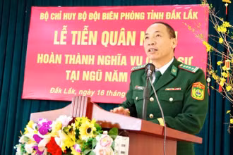 Đại tá Nguyễn Công Tuấn, Phó Chỉ huy trưởng kiêm Tham mưu trưởng Bộ Chỉ huy Bộ đội Biên phòng tỉnh Đắk Lắk phát biểu tại buổi lễ.
