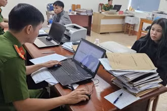 Đối tượng Bùi Thị Mỹ Duyên tại cơ quan Công an.