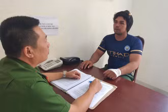Đối tượng Y Yốp Byă tại cơ quan Công an.
