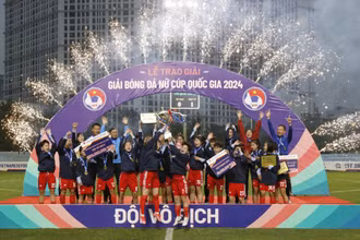 Than Khoáng sản Việt Nam nâng cao cúp vô địch Giải bóng đá nữ Cúp Quốc gia 2024.