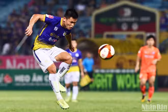 [Ảnh] Hà Nội FC lỡ cơ hội áp sát ngôi đầu