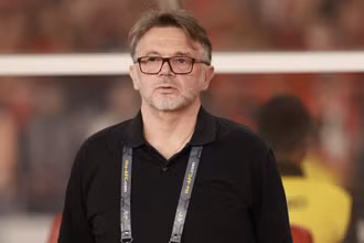 Ông Philippe Troussier rời ghế Huấn luyện viên trưởng đội tuyển Việt Nam sau trận thua Indonesia tối 26/3.