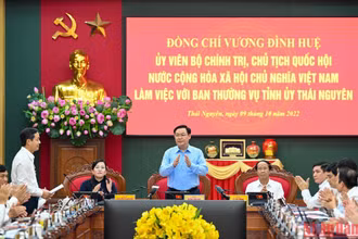 Chủ tịch Quốc hội Vương Đình Huệ chủ trì buổi làm việc với Ban Thường vụ Tỉnh uỷ Thái Nguyên.