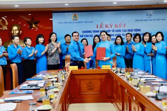 Hình ảnh tại lễ ký kết. 