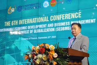 PGS.TS Nguyễn Trọng Cơ, Giám đốc Học viện Tài chính phát biểu đề dẫn hội thảo.