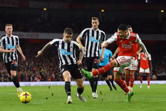 Cuộc đọ sức giữa Newcastle và Arsenal sẽ vô cùng hấp dẫn, đặc biệt ở hai hành lang cánh.