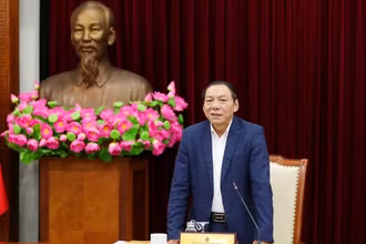 Bộ trưởng Văn hóa, Thể thao và Du lịch Nguyễn Văn Hùng đánh giá cao công tác xây dựng dự thảo Chương trình. 