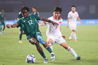 Đội tuyển Olympic Saudi Arabia vượt trội hơn để kiểm soát thế trận. (Ảnh: VFF)