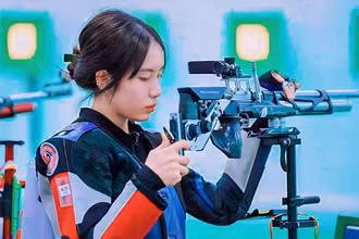 Nữ xạ thủ Lê Thị Mộng Tuyền tại Giải vô địch bắn súng châu Á 2024. 