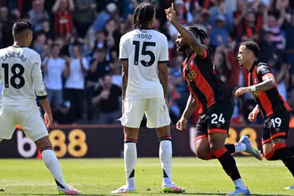 Semenyo mang về bàn mở tỷ số cho Bournemouth. (Ảnh: MUFC)