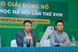 Tổng Biên tập Báo Thiếu niên Tiền phong và Nhi đồng Nguyễn Phan Khuê giải đáp thông tin cho báo chí. 
