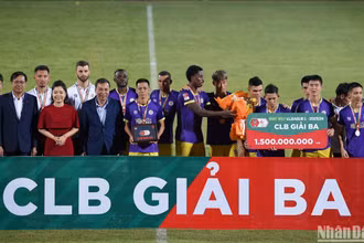 Câu lạc bộ Hà Nội giành hạng Ba V-League 2023/2024. (Ảnh: TRẦN HẢI)