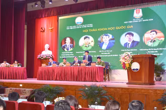 Đoàn Chủ tịch điều hành hội thảo. (Ảnh: AJC)