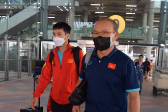 [Ảnh] Đội tuyển Việt Nam tới Thái Lan dự trận chung kết lượt về AFF Cup