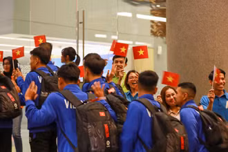 Đội tuyển U16 Việt Nam được chào đón nồng nhiệt khi đặt chân tới Surakarta, Indonesia. (Ảnh: VFF)
