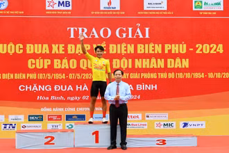 Tuyển thủ Quân đội Phạm Lê Xuân Lộc (sinh năm 2005) giành 4 giải thưởng tại Cuộc đua xe đạp “Về Điện Biên Phủ-2024, Cúp Báo Quân đội nhân dân”.