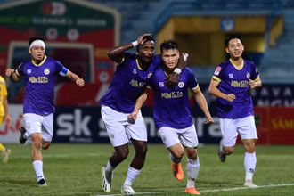 [Ảnh] Tuấn Hải tỏa sáng, Hà Nội thắng 2-0 Sông Lam Nghệ An