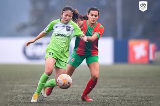 Huỳnh Như là nữ cầu thủ đầu tiên của Việt Nam thi đấu ở châu Âu. (Ảnh: Lank FC)