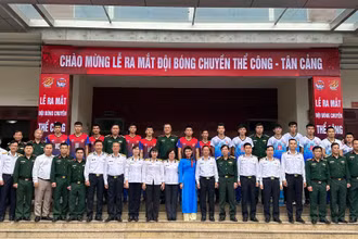 Lễ ra mắt Đội bóng chuyền nam Thể Công-Tân Cảng. (Ảnh: TCSG)