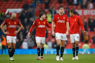 Man United chưa thể thoát khỏi cơn khủng hoảng. (Ảnh: Reuters)