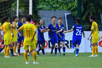 Thái Nguyên T&T (áo xanh) giành được 3 điểm trước TP Hồ Chí Minh. (Ảnh: VFF)