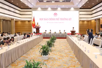 Quang cảnh buổi họp.