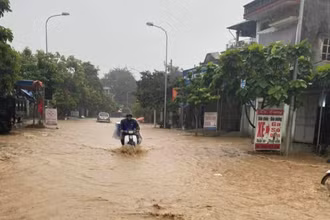 Mưa lũ tại huyện Lương Sơn, Hòa Bình.