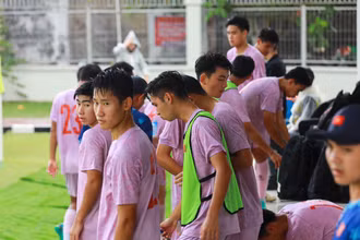 Các cầu thủ U16 Việt Nam hướng tới chiến thắng trước U16 Indonesia. (Ảnh: VFF)