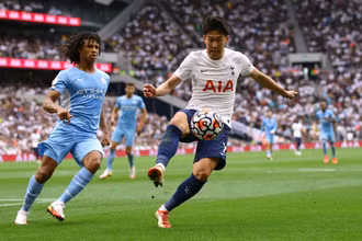 Tottenham Hotspur và Manchester City đều quyết tâm giành chiến thắng. (Ảnh: Sky Sports)