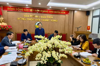Quang cảnh buổi họp báo thông báo một số sửa đổi bổ sung của Bộ tiêu chí xã, huyện đạt chuẩn nông thôn mới.