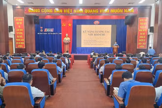 Quang cảnh hội nghị. 