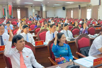 Đại biểu thống nhất cao tại kỳ họp. 