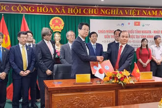 Ký kết hợp tác giữa 2 tỉnh Vĩnh Long và Niigata (Nhật Bản).