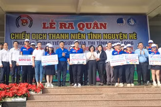 Ra mắt 5 Đội hình tình nguyện “Tiếp sức mùa thi” tỉnh Vĩnh Long năm 2024.