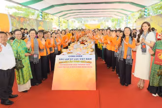 135 món ăn từ trái thanh trà Bình Minh, tỉnh Vĩnh Long được xác lập kỷ lục. 