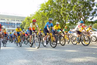 Các vận động viên xuất phát. 