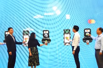 Thành phố Hồ Chí Minh phát hành thẻ MultiPass dùng thanh toán liên thông cho các phương tiện giao thông công cộng (ảnh: QUÝ HIỀN)