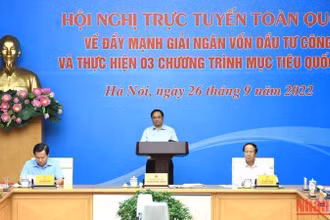 Thủ tướng Phạm Minh Chính và các Phó Thủ tướng tham dự hội nghị.