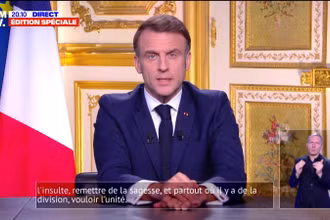 Tổng thống Emmanuel Macron phát biểu trên truyền hình tối 5/12.